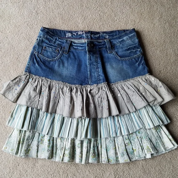 Terranova Ruffled Tiered Cowgirl Denim Skirt from Italy - Picture 4 of 17